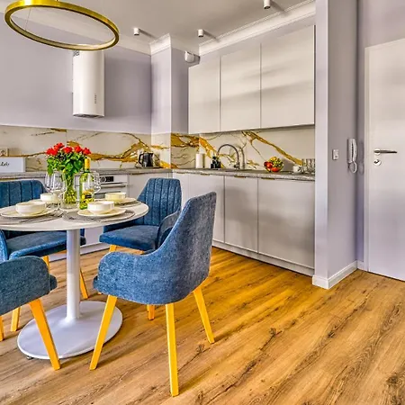 D209 Classik Z 2 Sypialniami, Basenem, Sauna, Jacuzzi, Przy Samej Plazy - 5d Apartment *